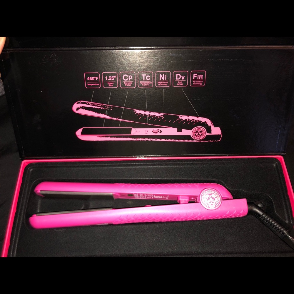 LIONESSE beauty bar ceramic pink straightener.